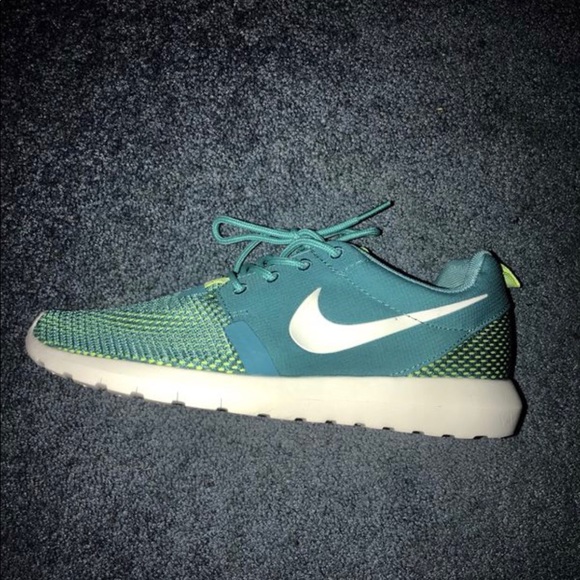 Shoes - Picture 5 of 6